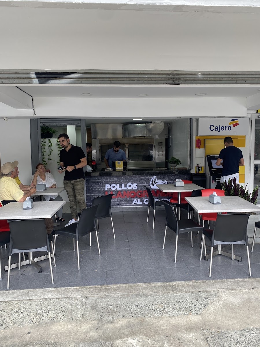Pollos Llanogrande Al Carbón Medellin