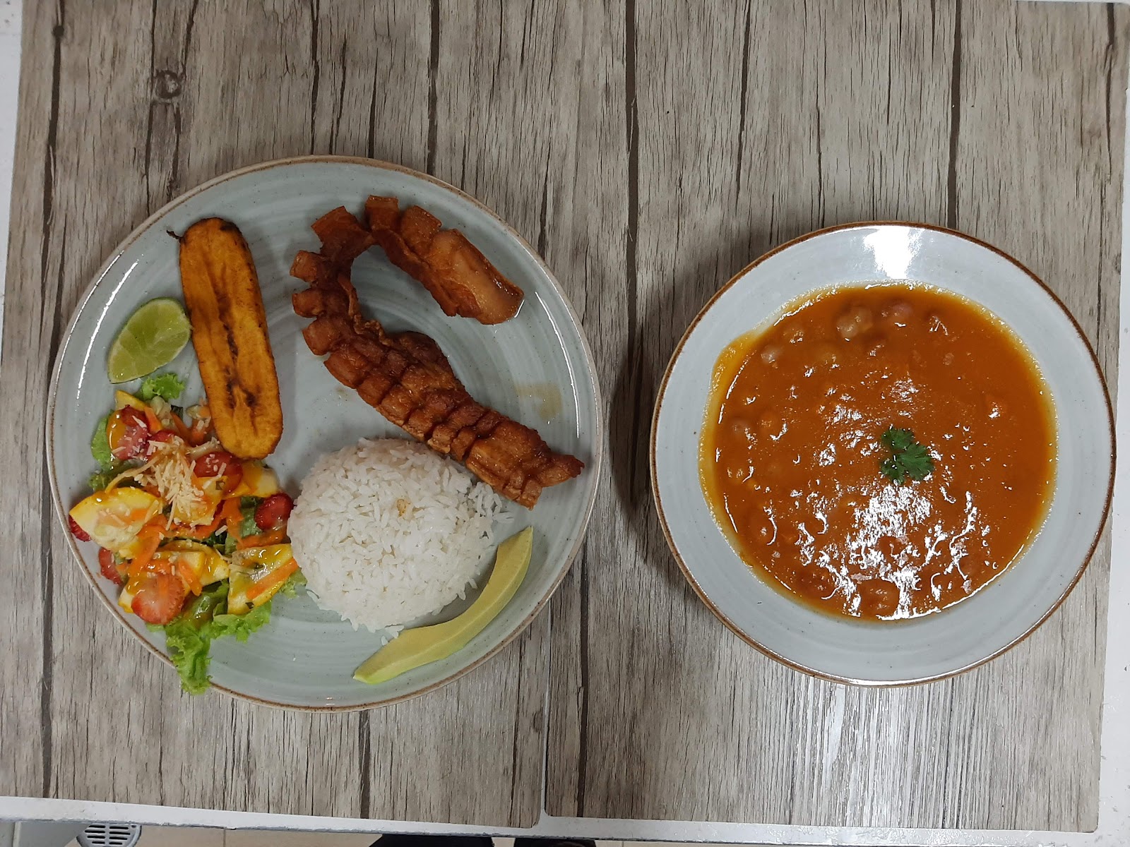 Parrilla Lounge