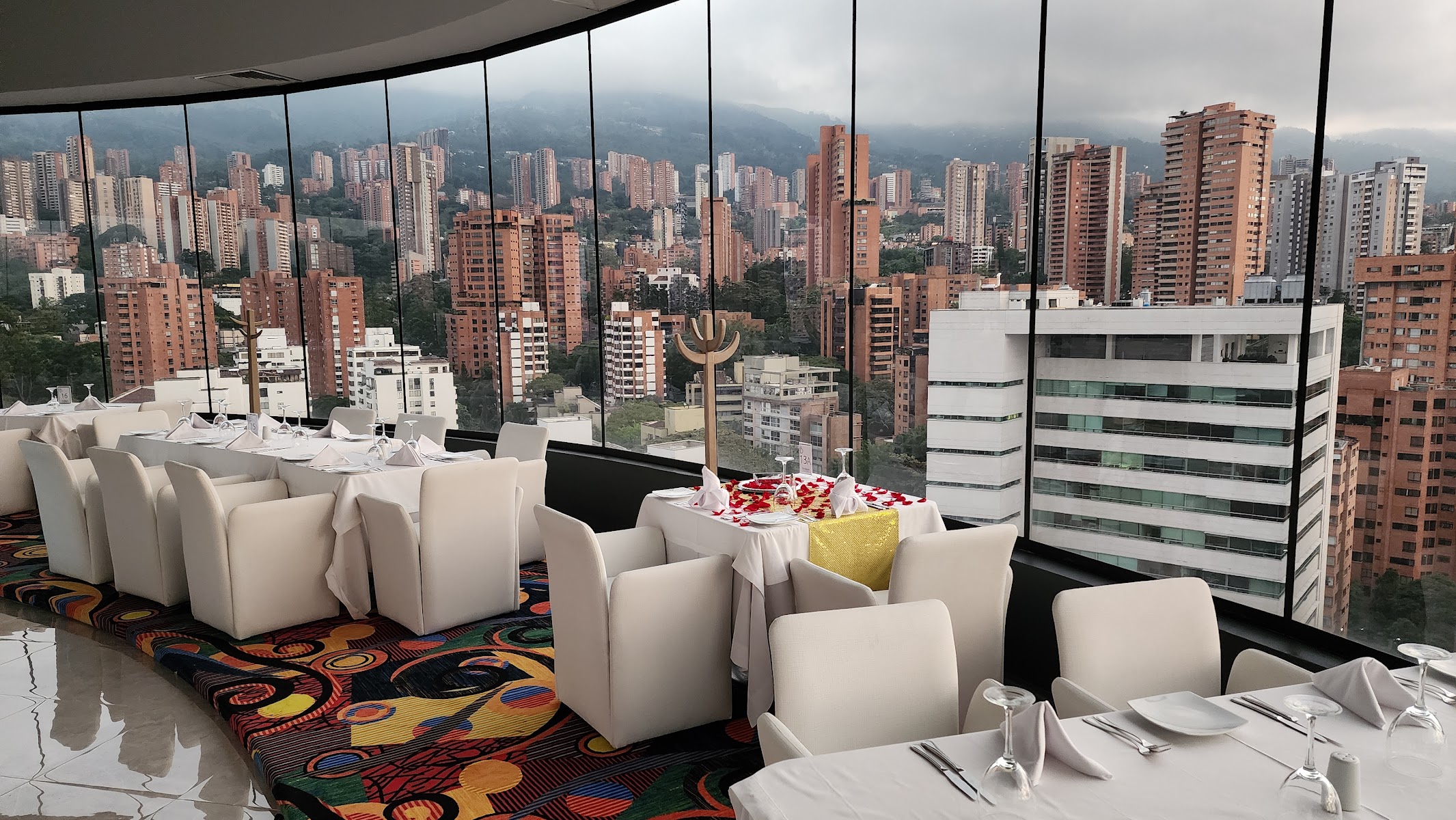 Restaurante @ Hotel Dann Carlton Medellin