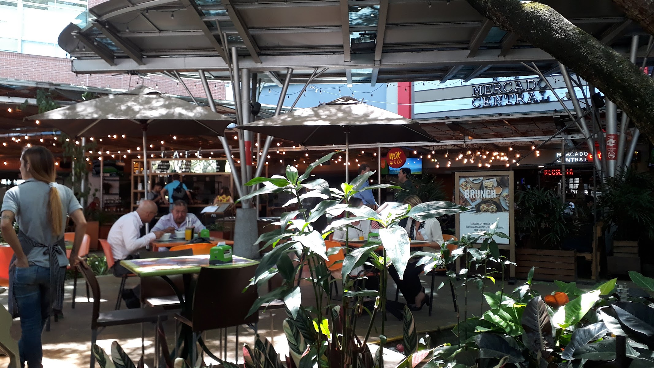 Pipa y Mima = Café y Restaurante