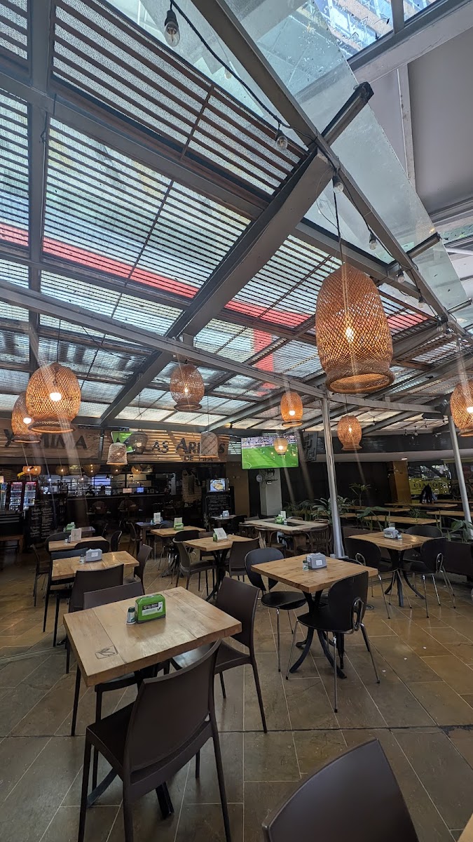 Pipa y Mima = Café y Restaurante