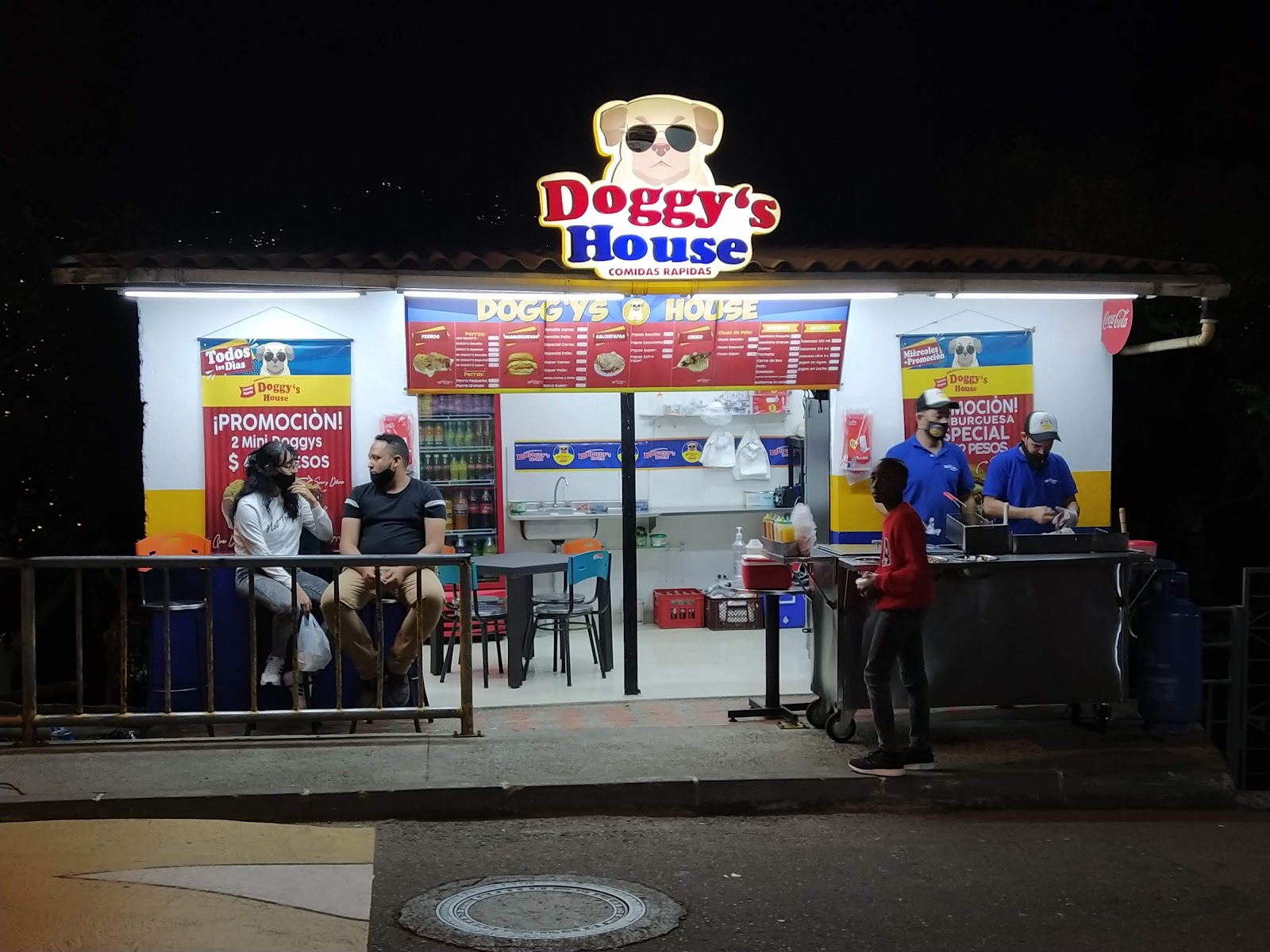 DOGGYS HOUSE COMIDAS RAPIDAS