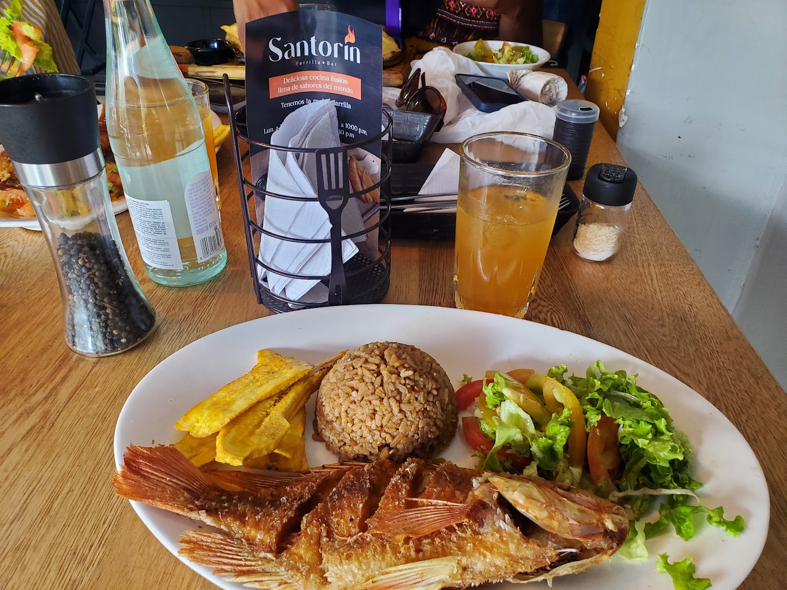 Santorin Parrilla Bar