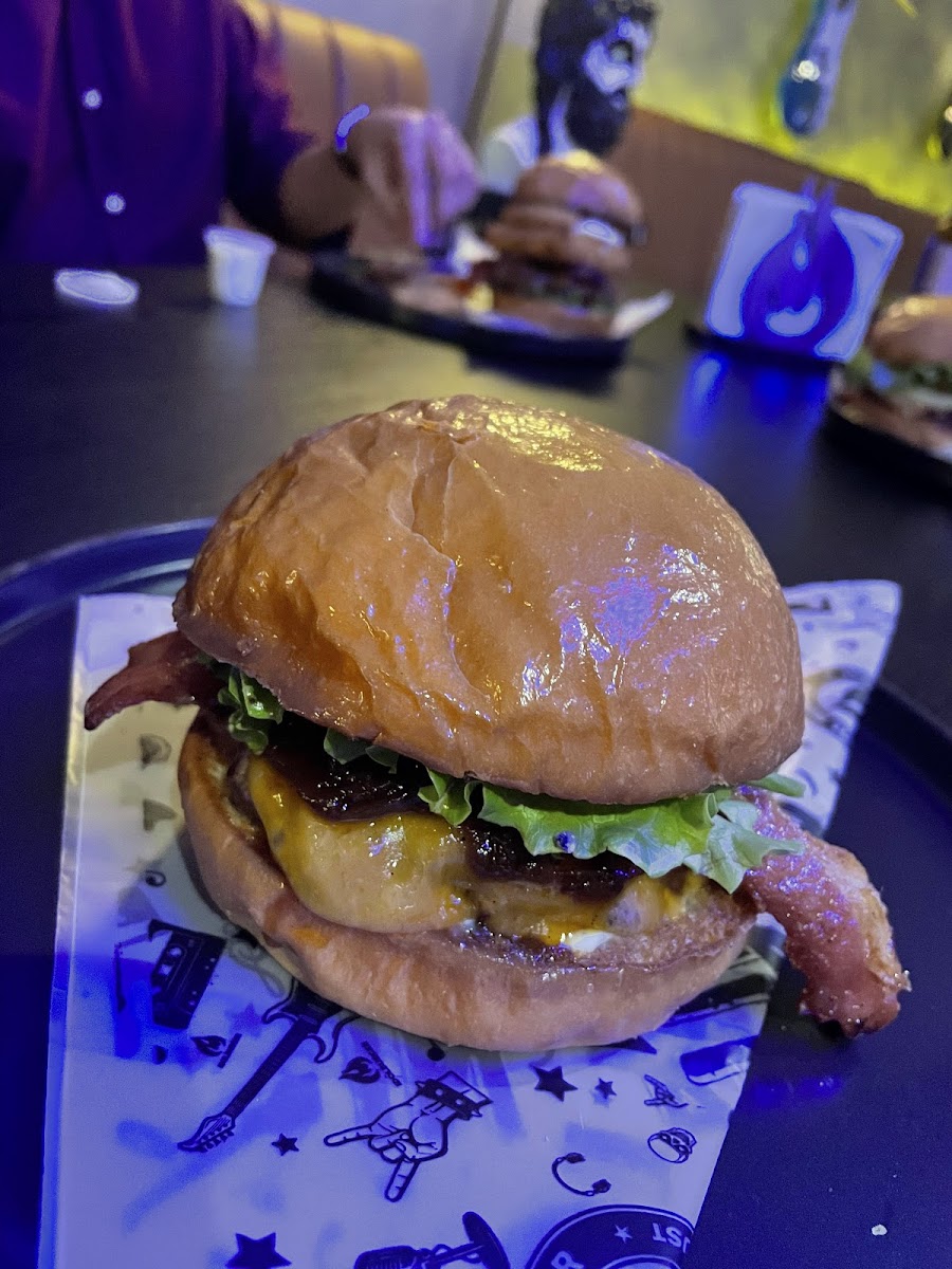 Idol Burger Provenza