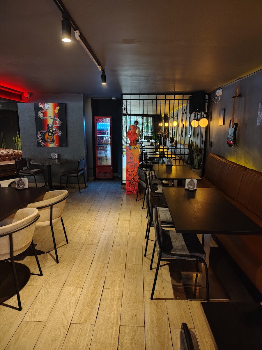 Idol Burger Provenza