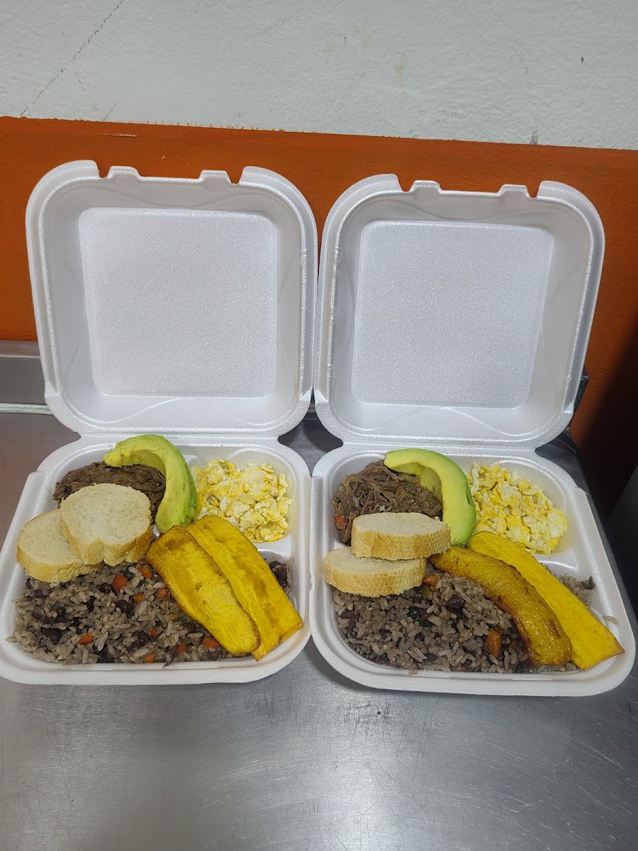 RESTAURANTE PURA VIDA CR