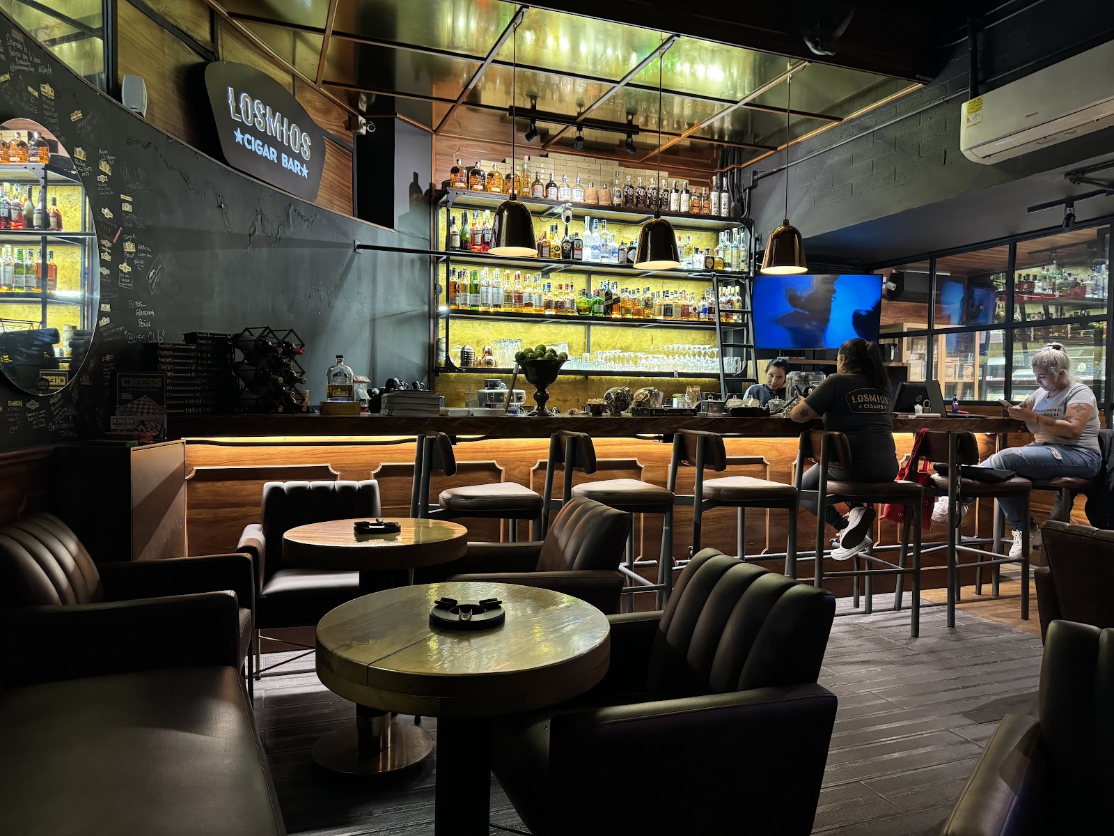 Losmios Cigar Bar