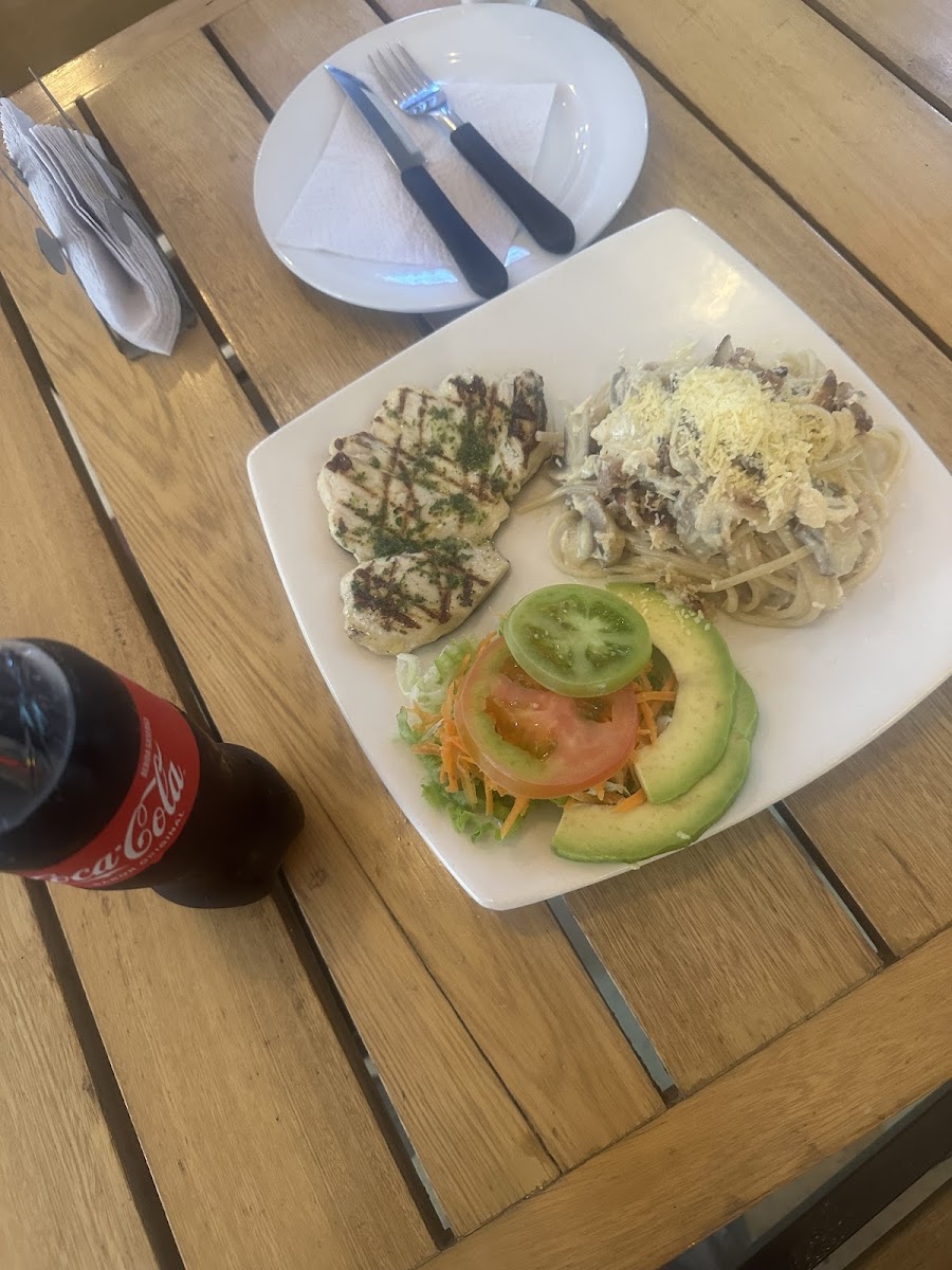 Q'ASADOS Carnes & Pastas BOSQUE PLAZA