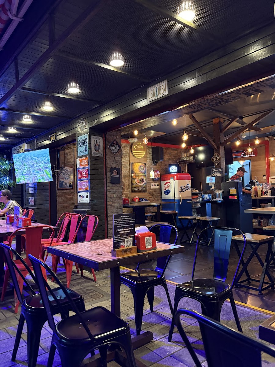 Medellin Burguer Company - Laureles