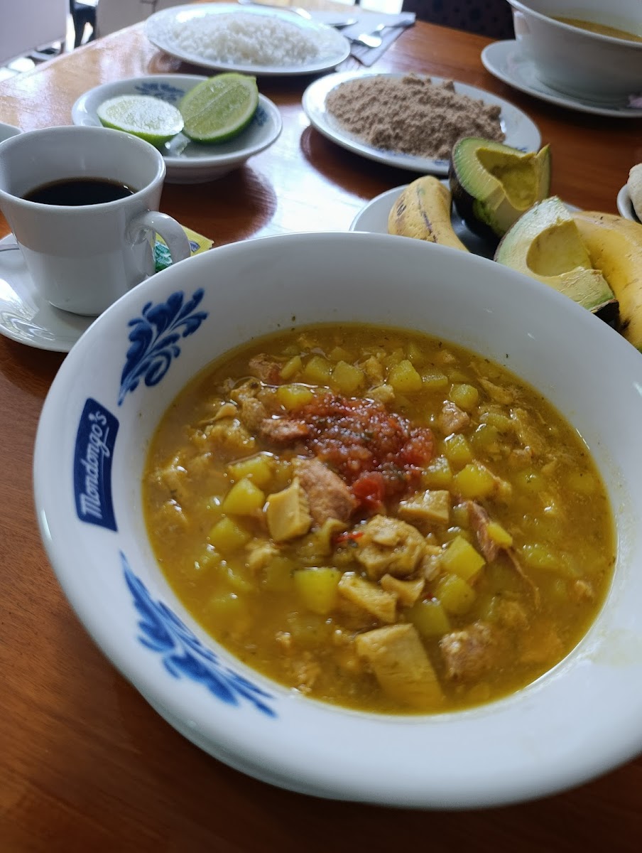 Restaurante Mondongo's La 70