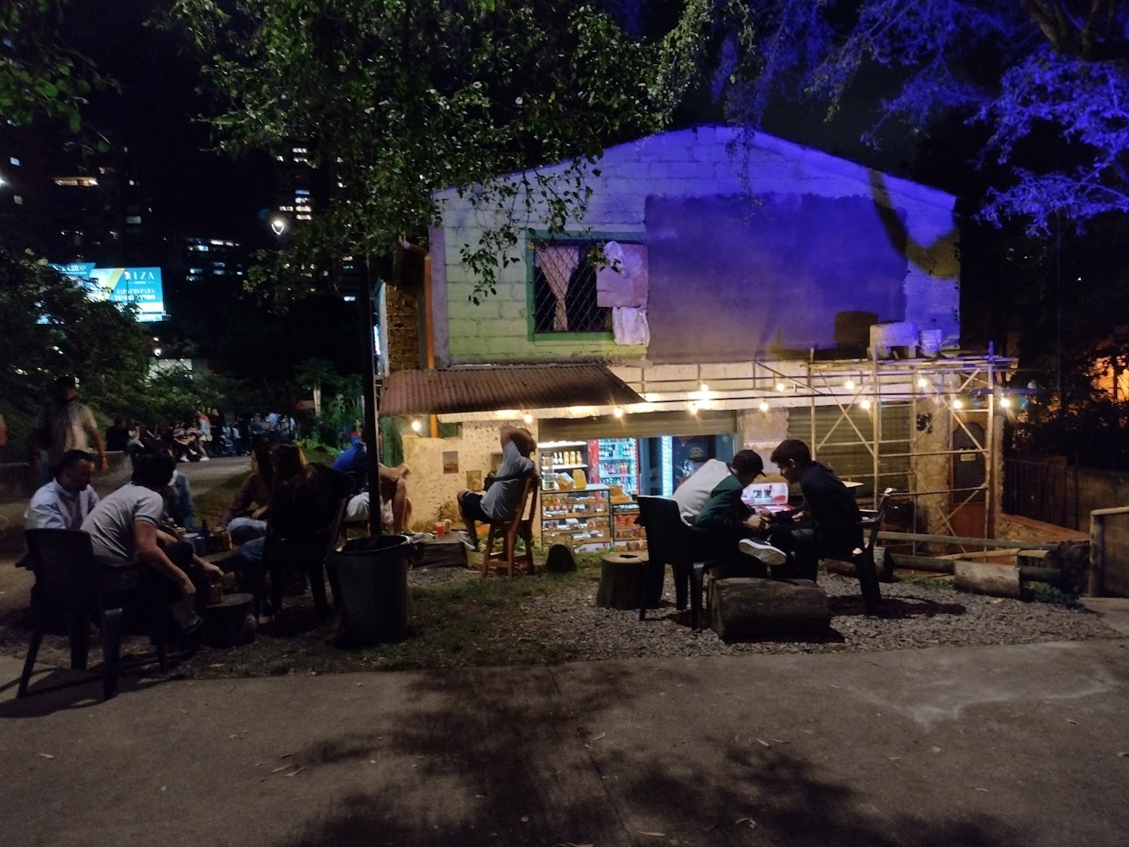 Tienda Mike / Bar Donde Mike