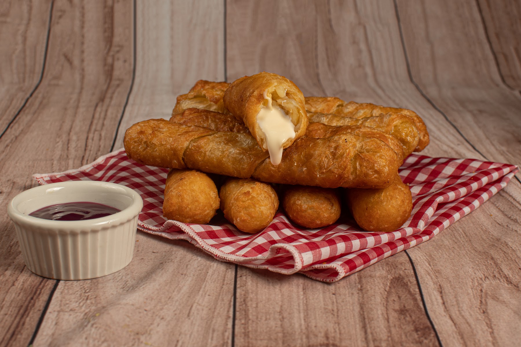 San Joselito Empanadas & Palitos LA ESTRELLA