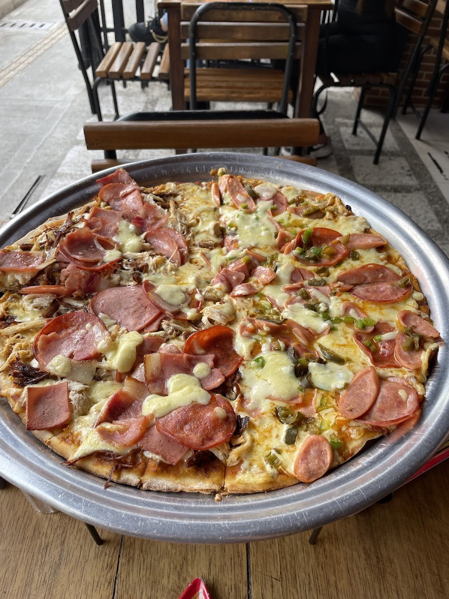 Pizzeria Lazzarino's - Restaurante Bar