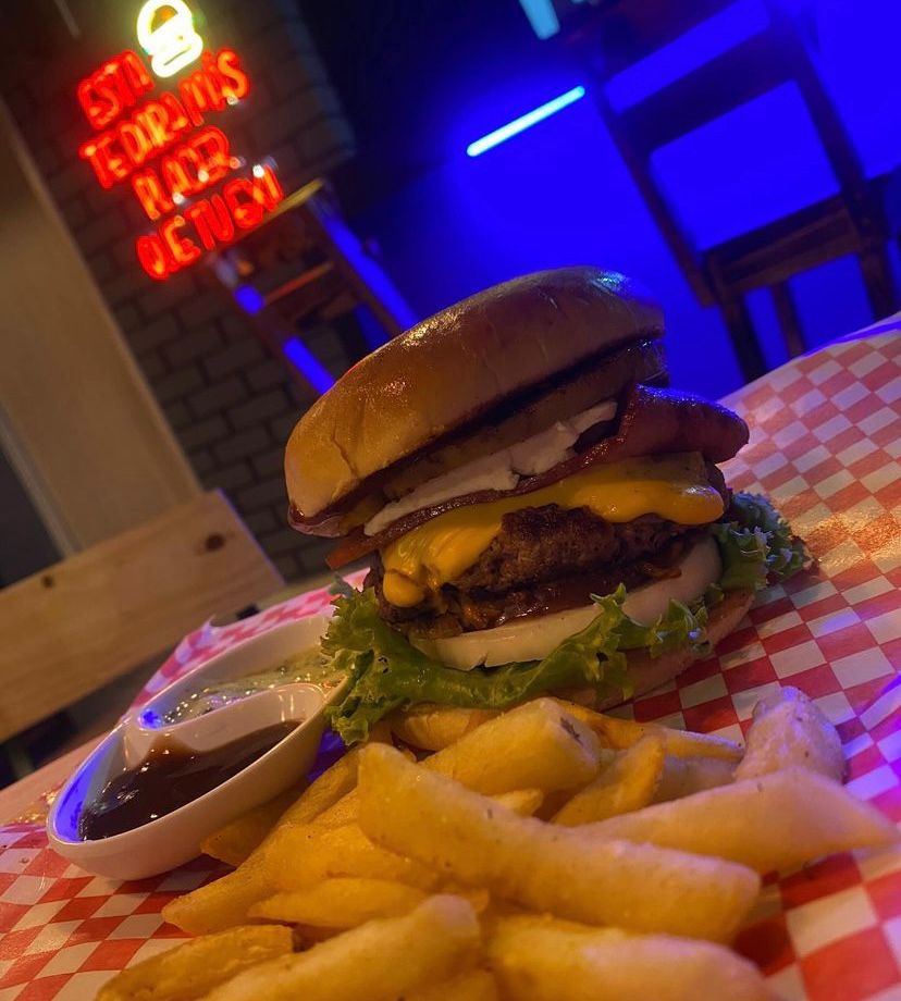 GOMEZ BURGER