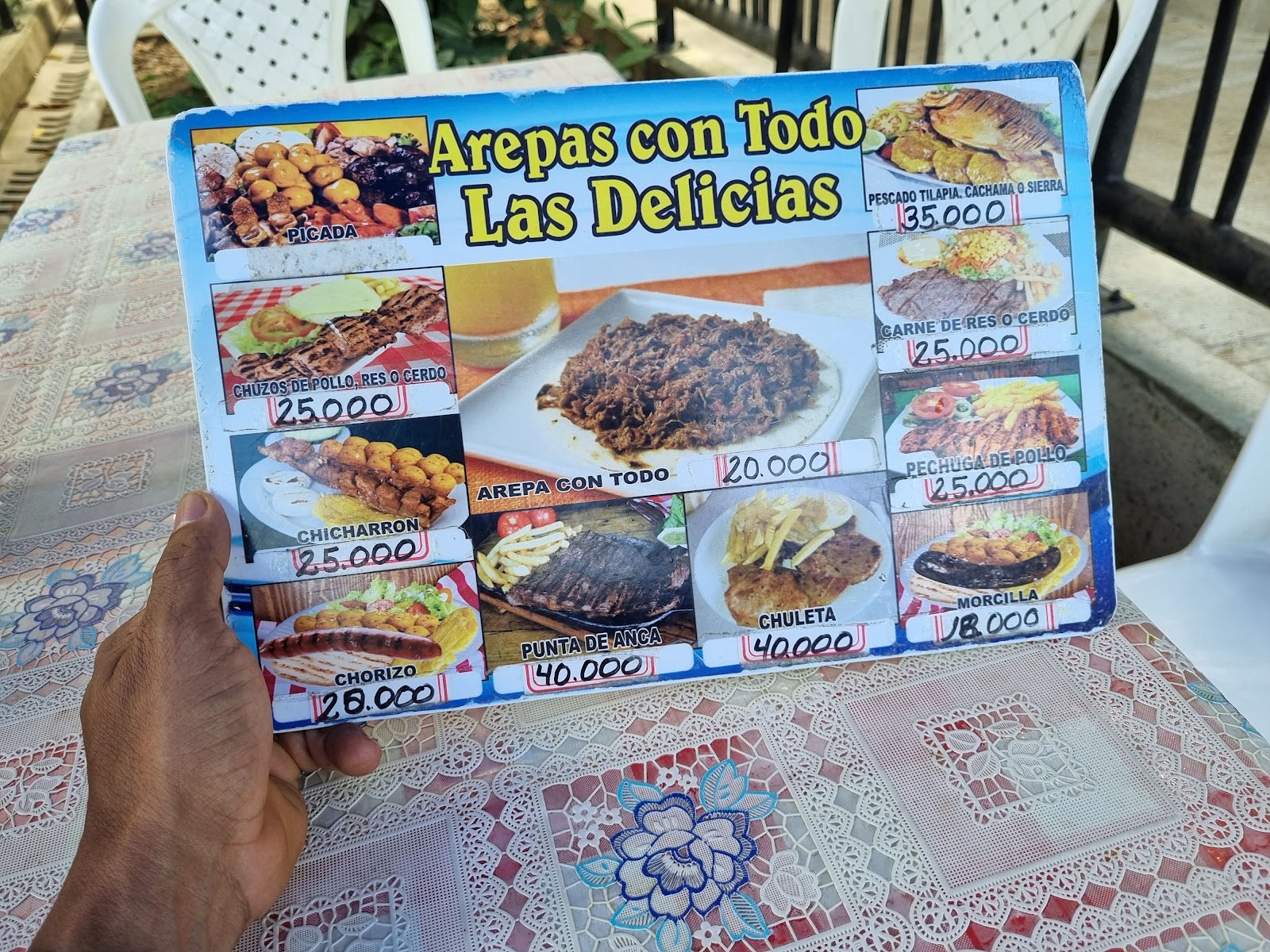 Arepas con todo LAS DELICIAS