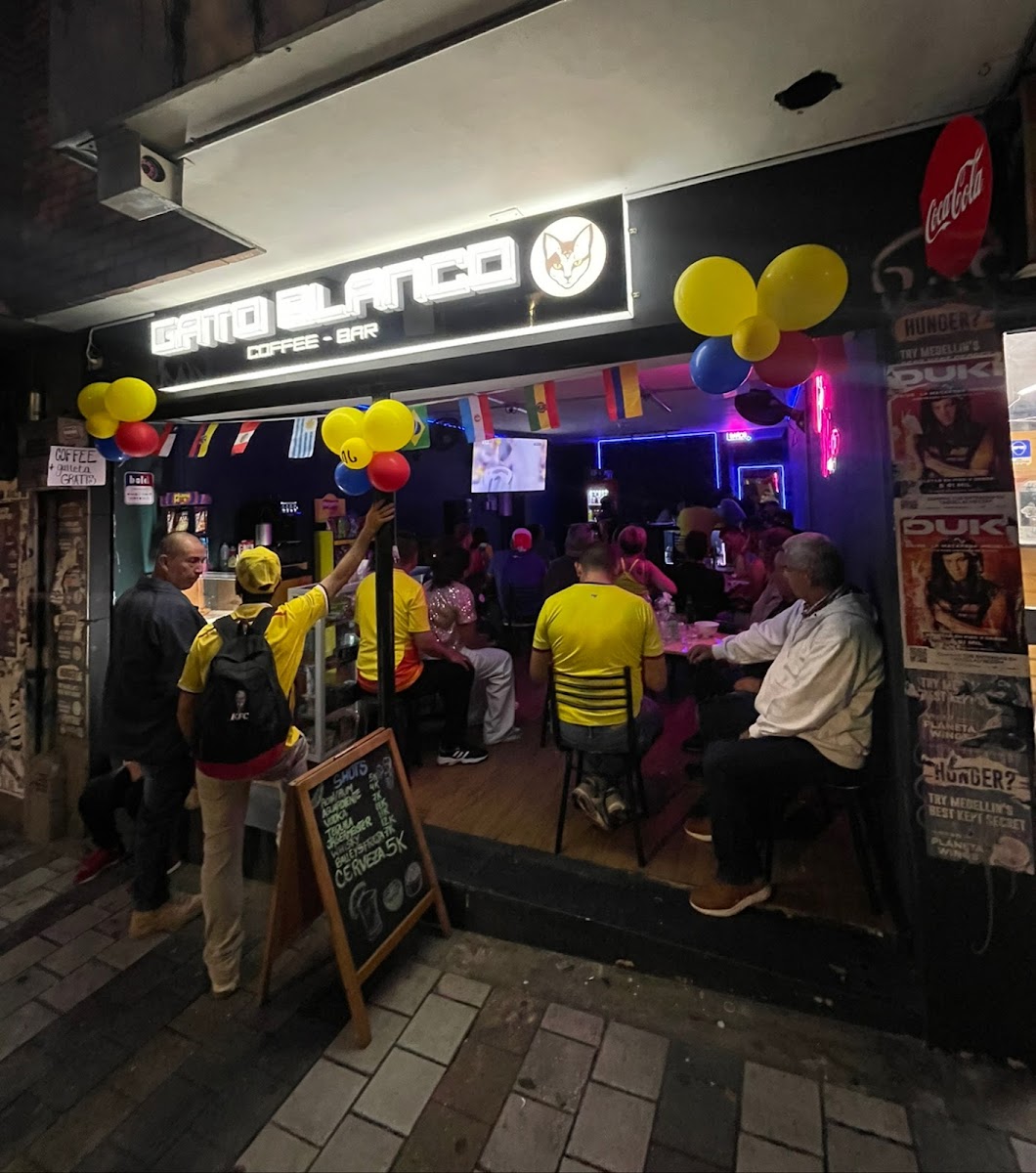 GATO BLANCO COFFEE BAR