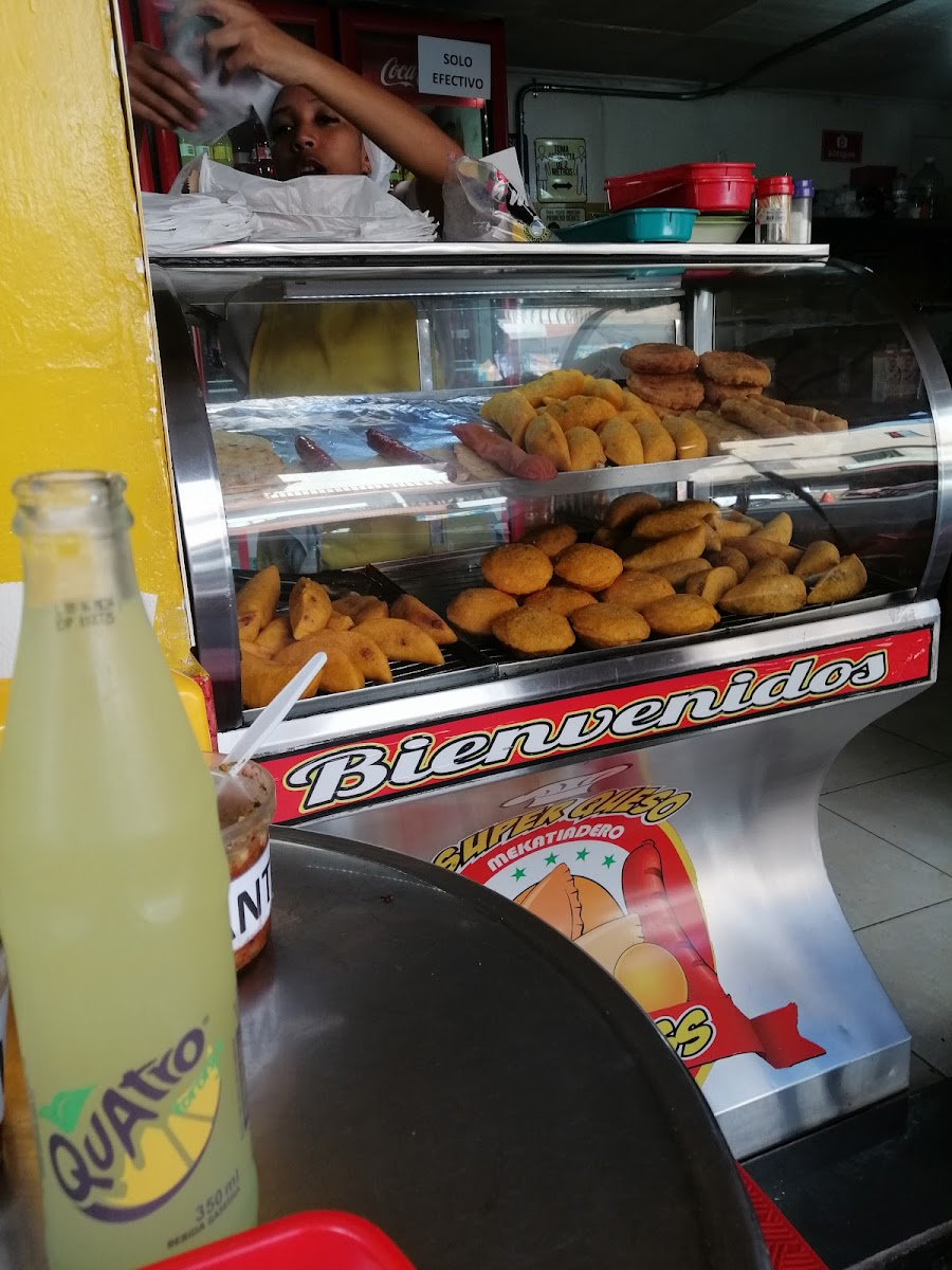 Las Empanadas El Arepaze Chocolero
