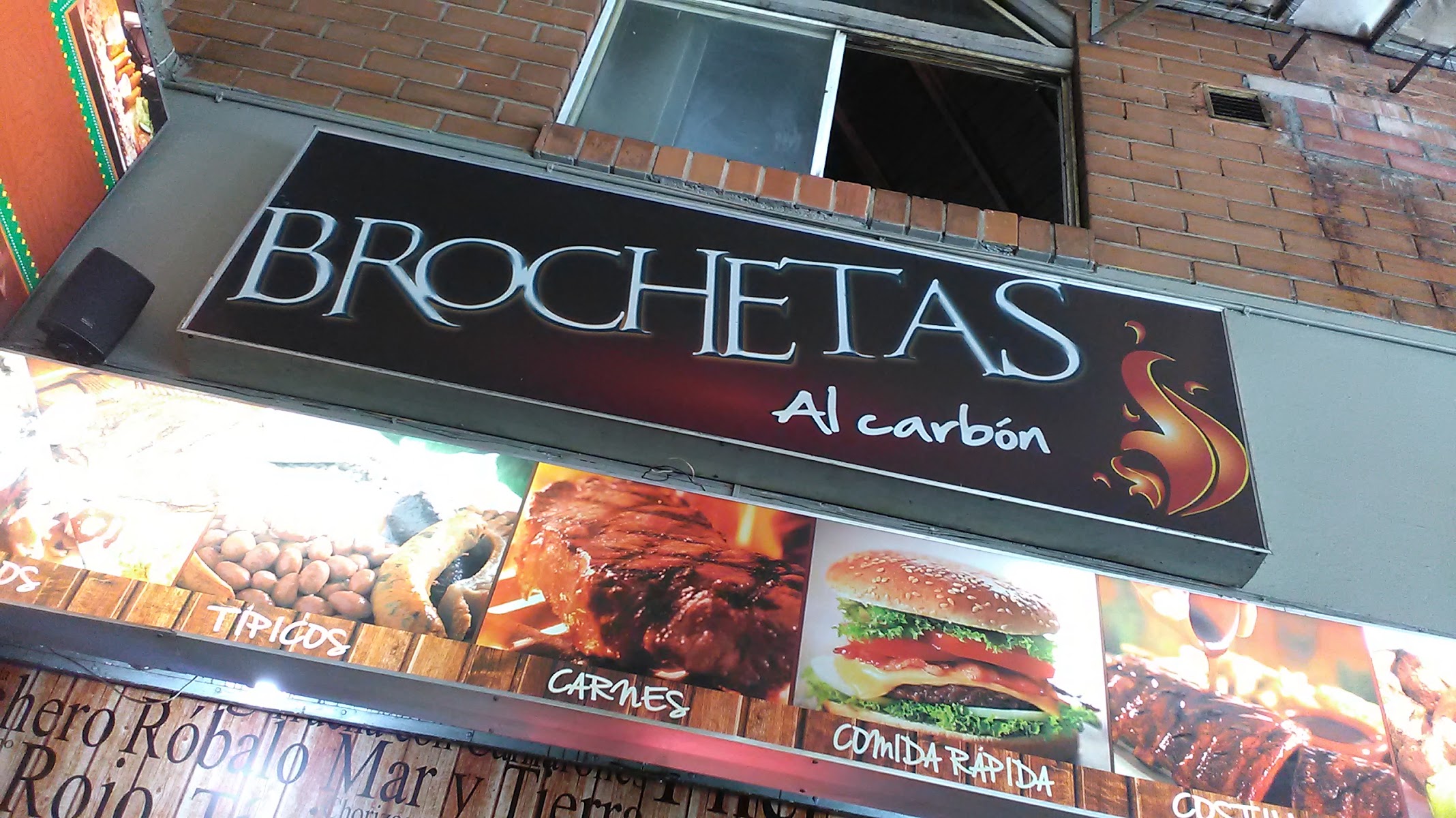 Brochetas al Carbón