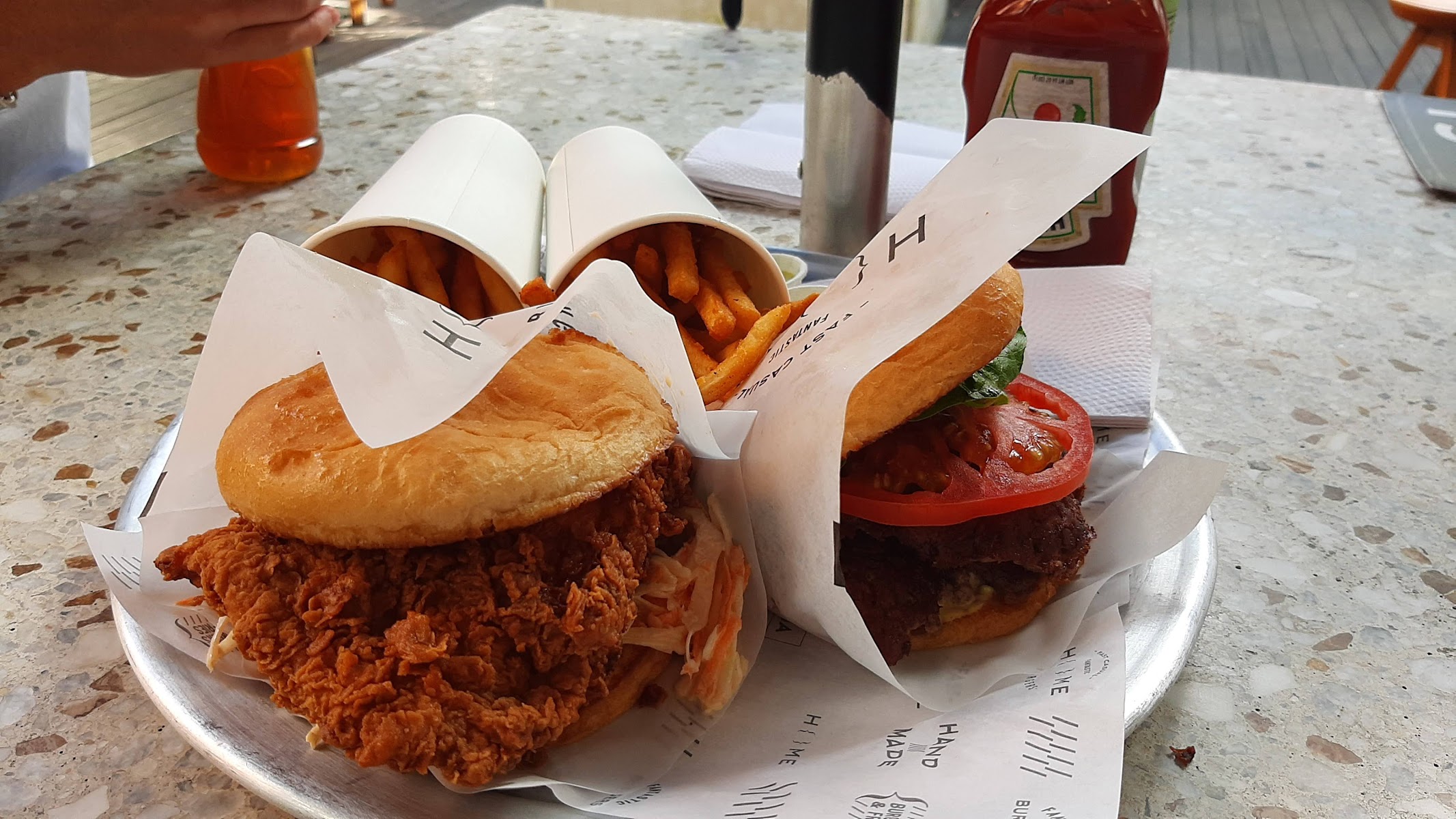 Home Burgers Mall Del Este