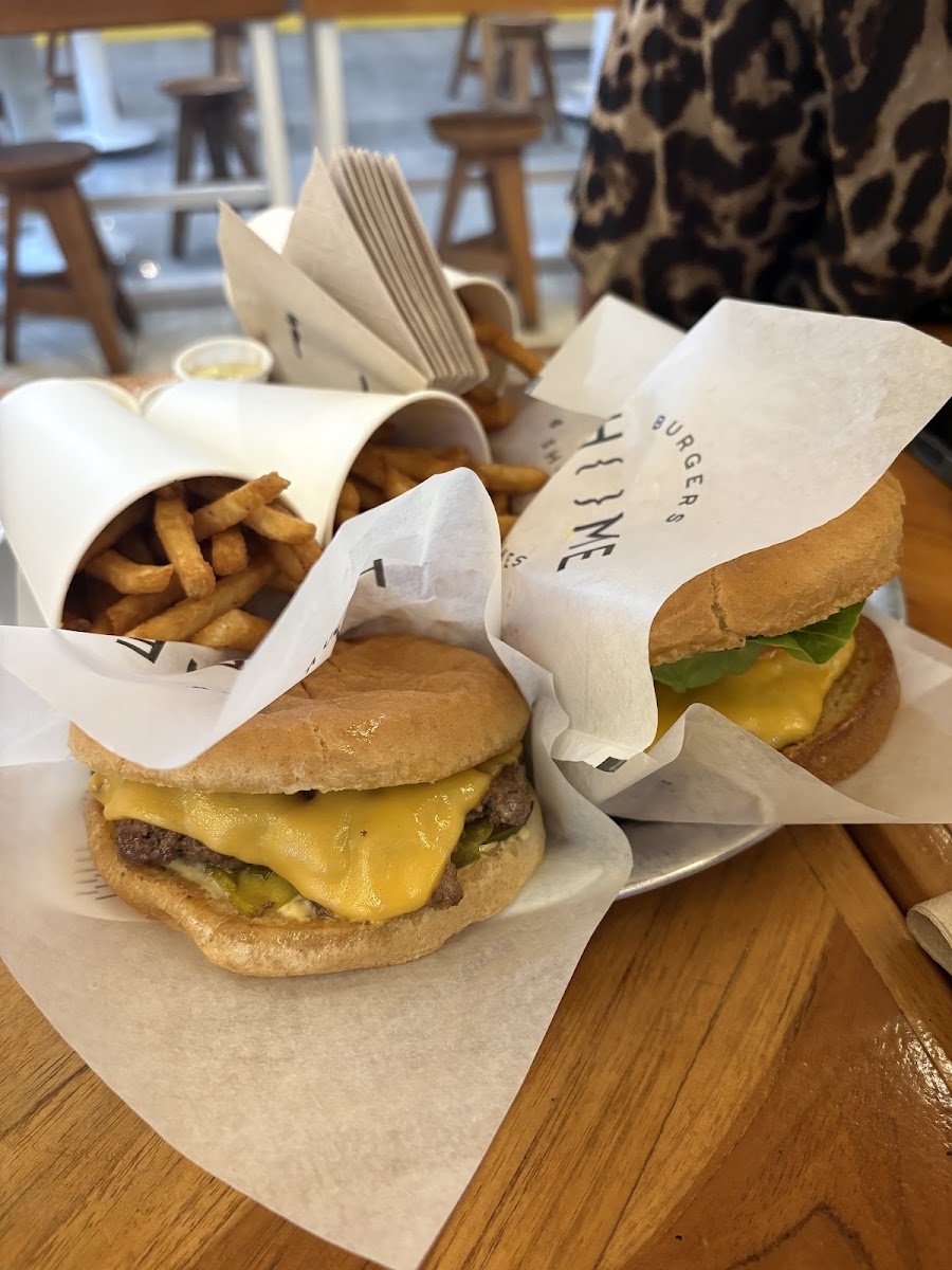 Home Burgers Mall Del Este