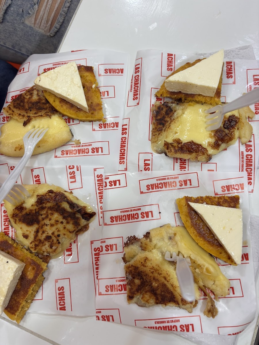 AREPAS LAS CHACHAS SEDE POBLADO