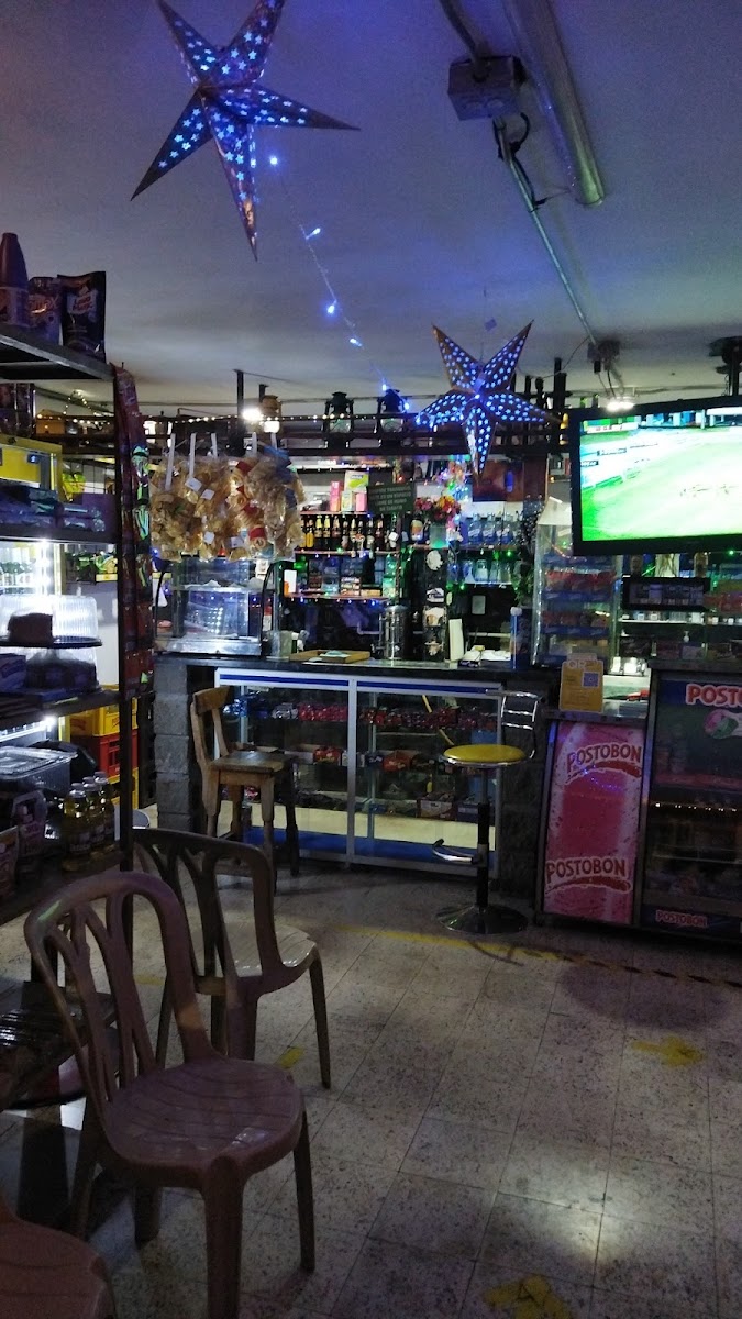 La Tienda Bar
