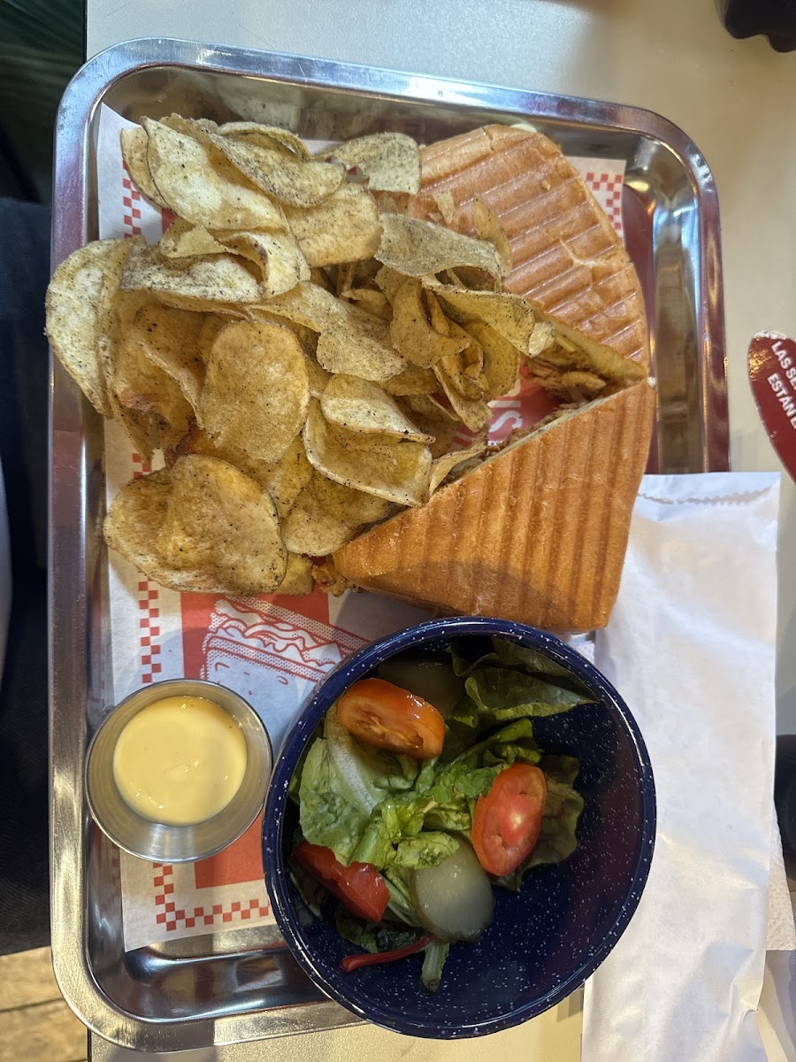 La Paris Deli Sandwich