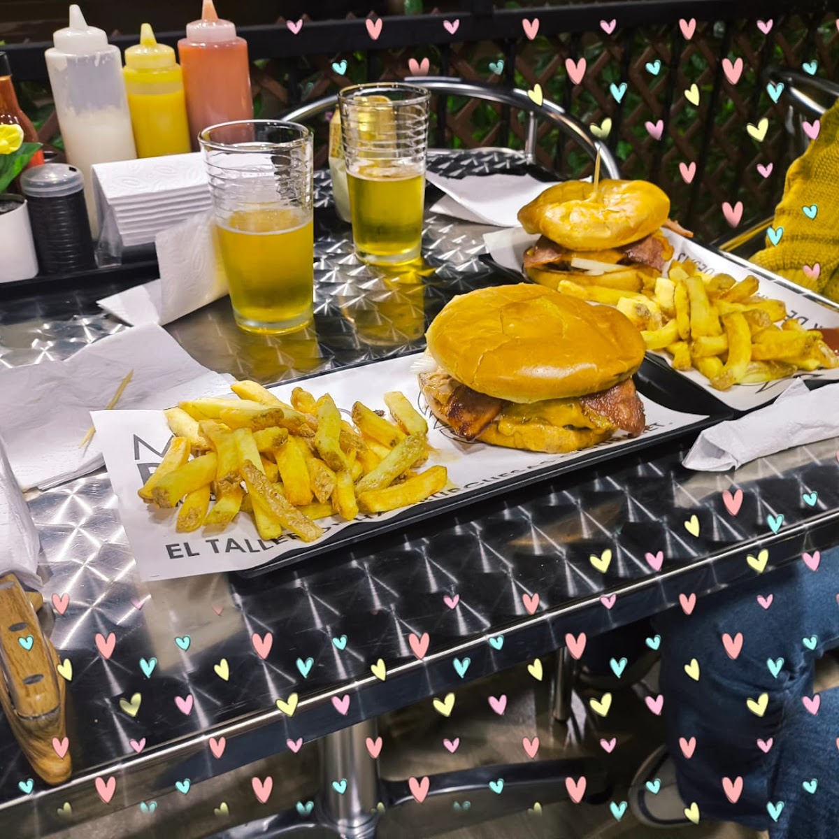 MUNDO BURGER Laureles Medellín