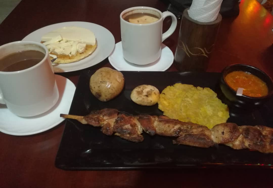 AKIES RESTAURANTE