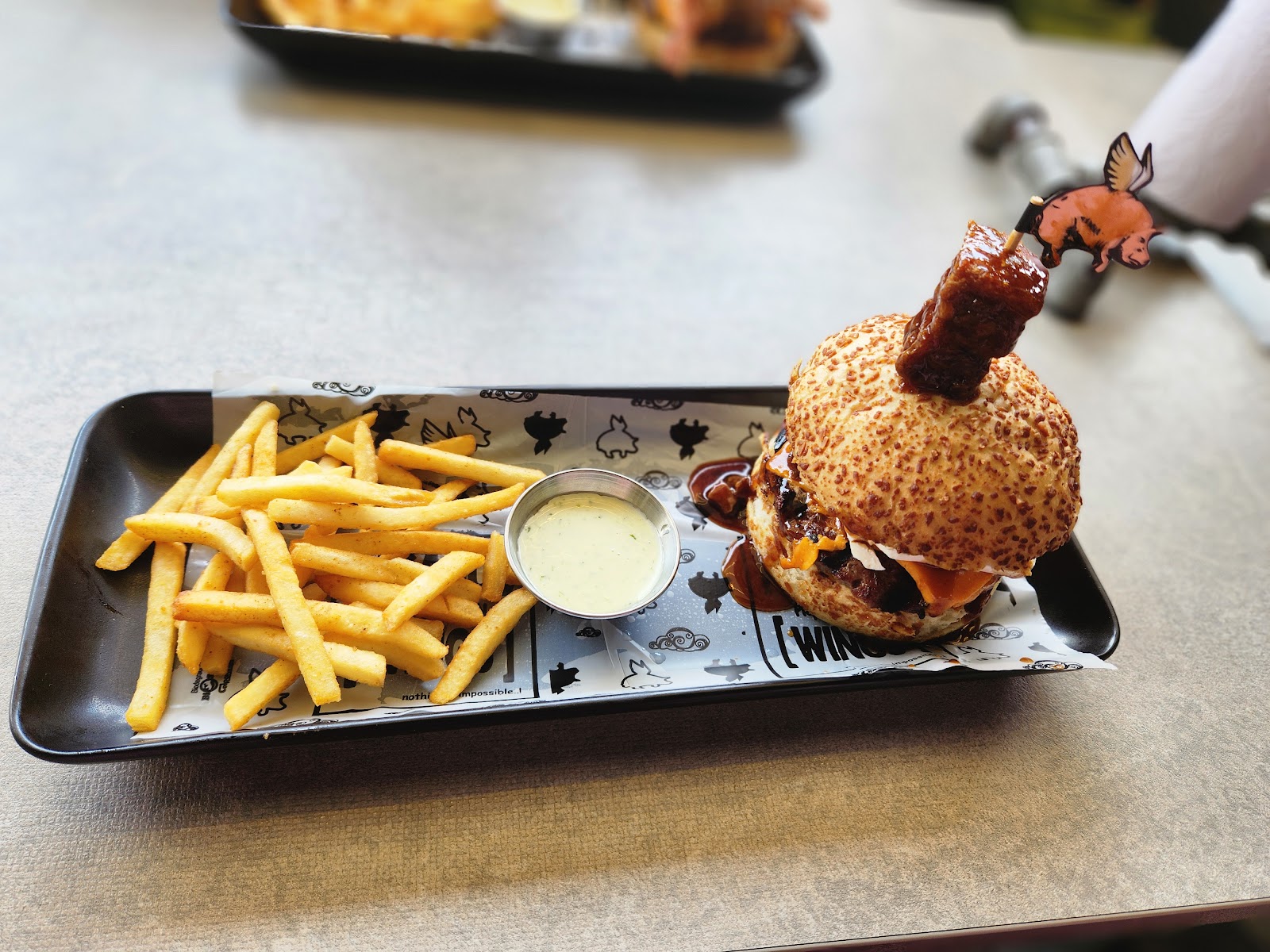 Pigasus pig & burgers belen