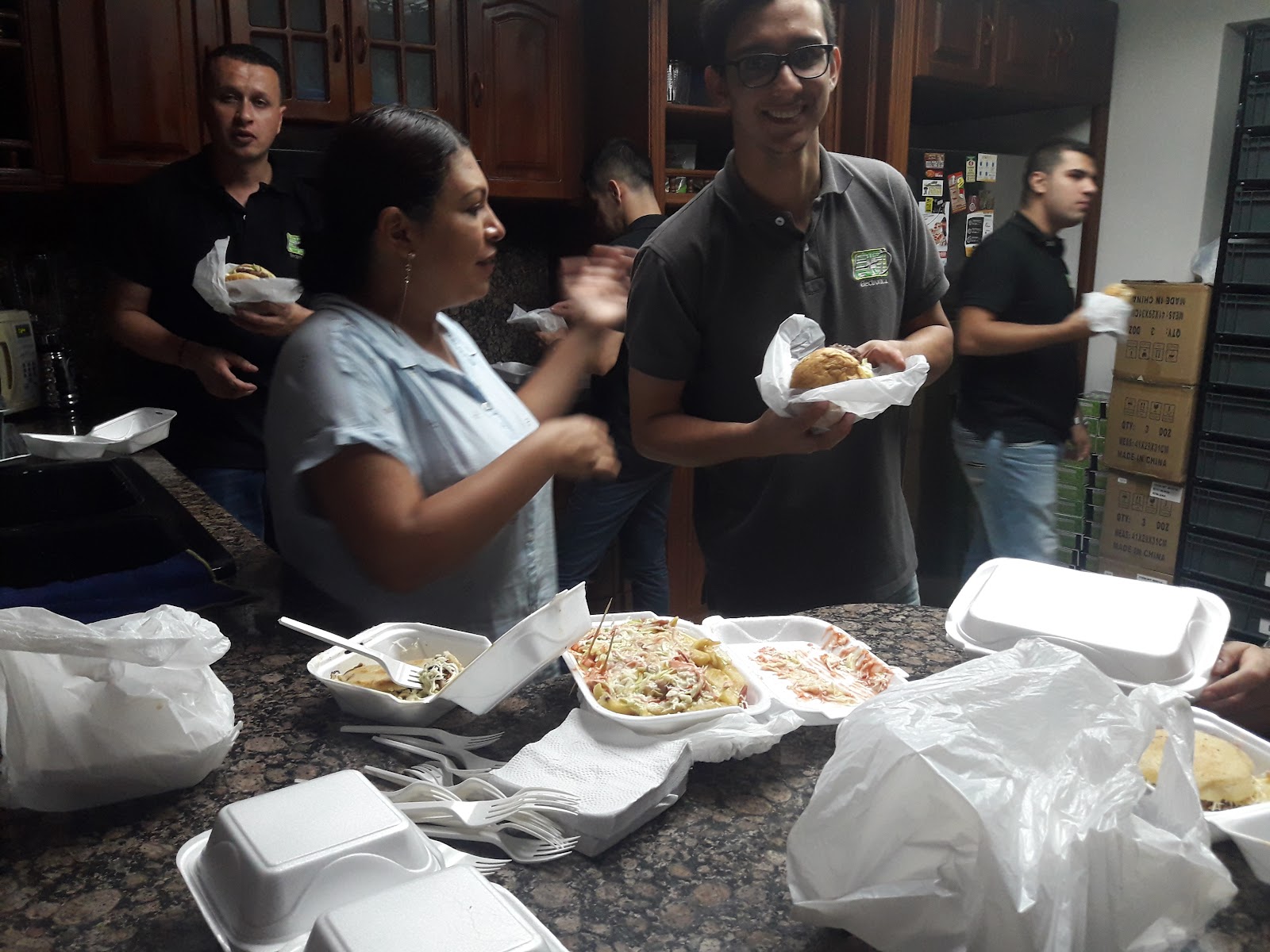 Whopper Fast Food (Hamburguesas Artesanales), arepas, hamburguesas, Comida Rapida