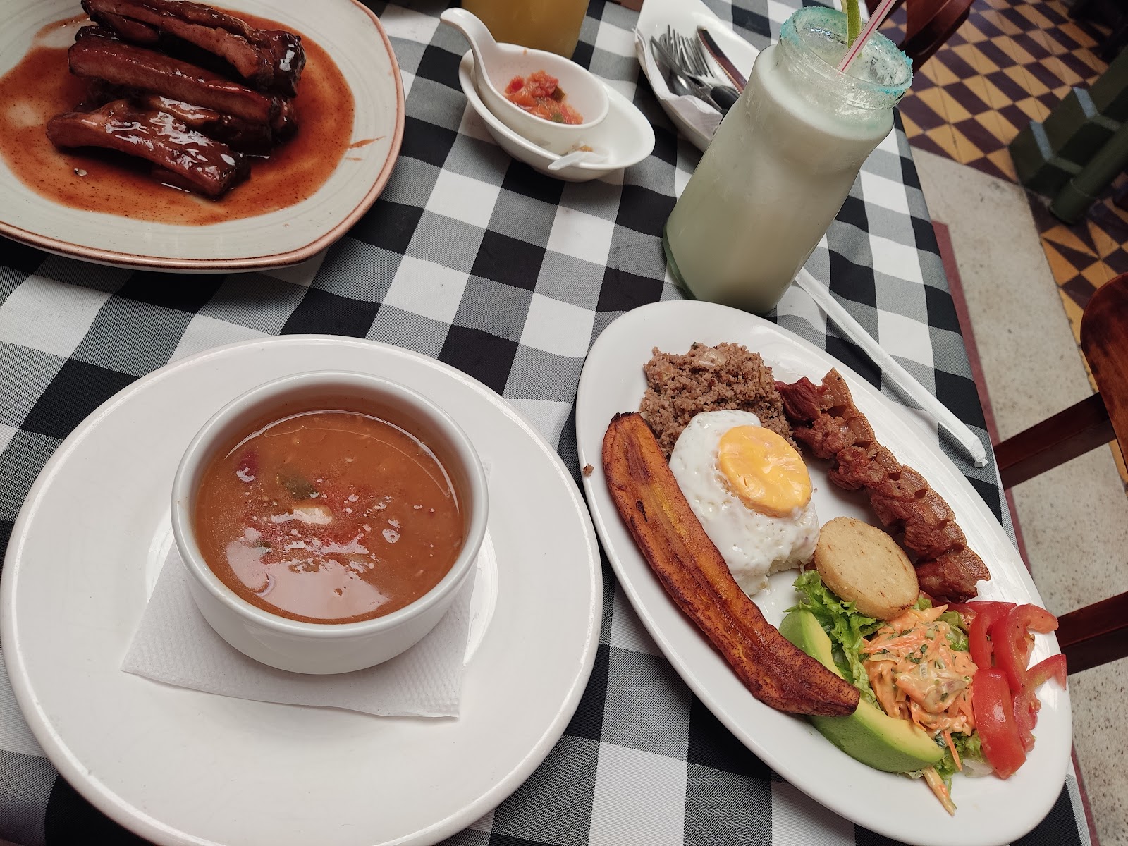 Restaurante - En leña y al Carbón
