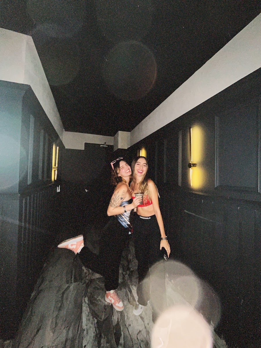 Privé Lounges