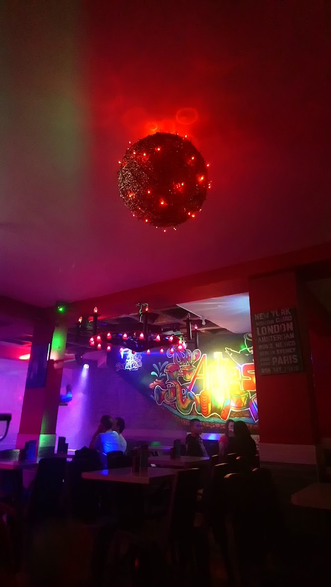 ARTESIAN BAR