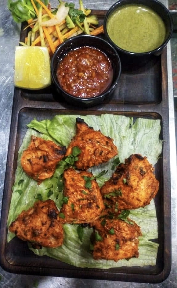 Karahi by Sam Medellín