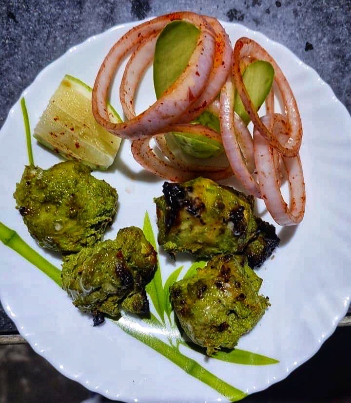 Karahi by Sam Medellín
