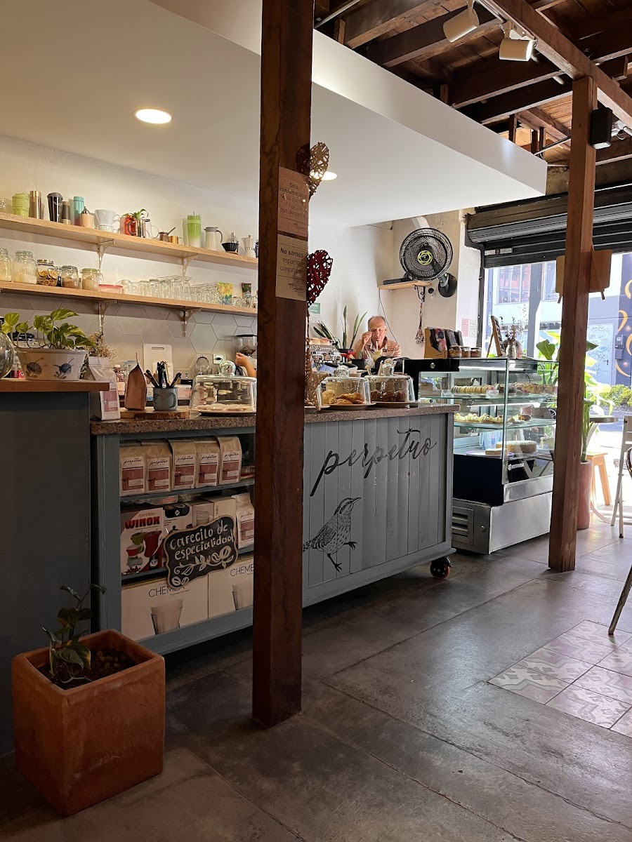 Perpetuo Café
