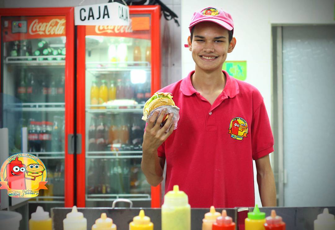 DELISTAR | Las Cometas | Perros y hamburguesas | Medellín