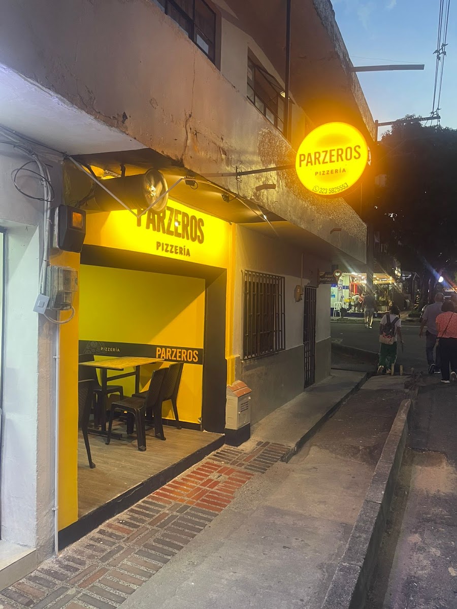 Parzeros pizzas