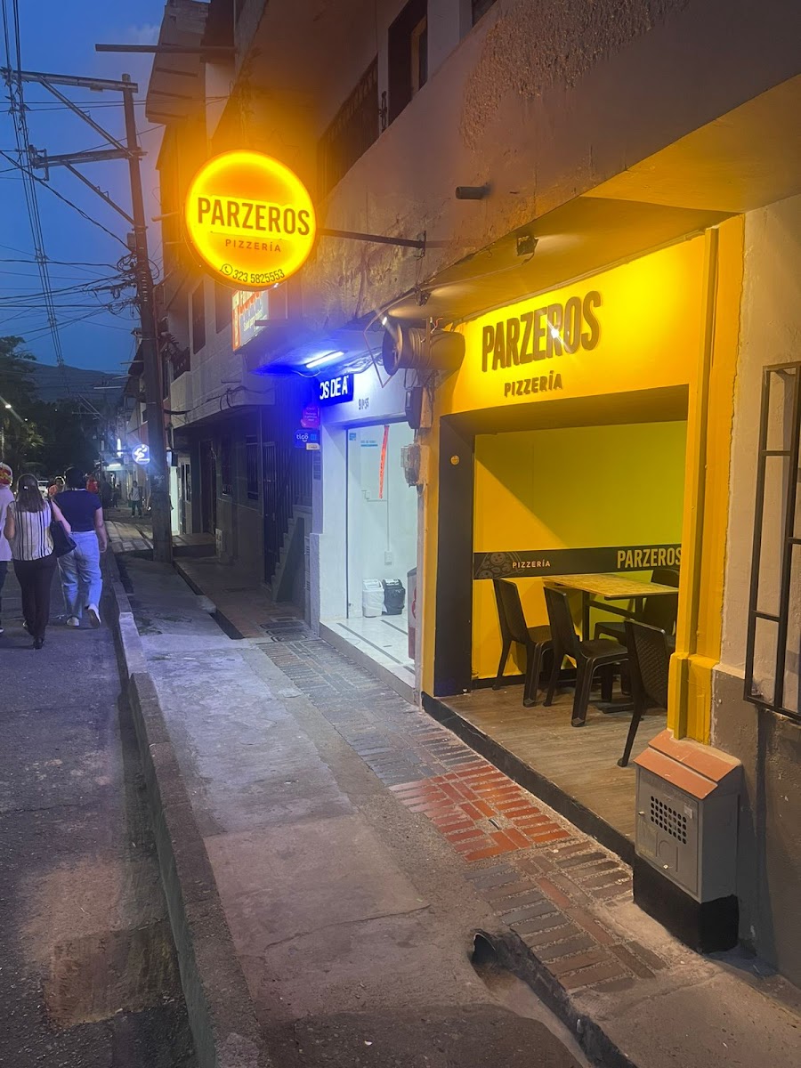 Parzeros pizzas