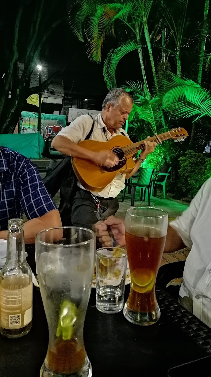 Licores y comidas don juan bravo medellin