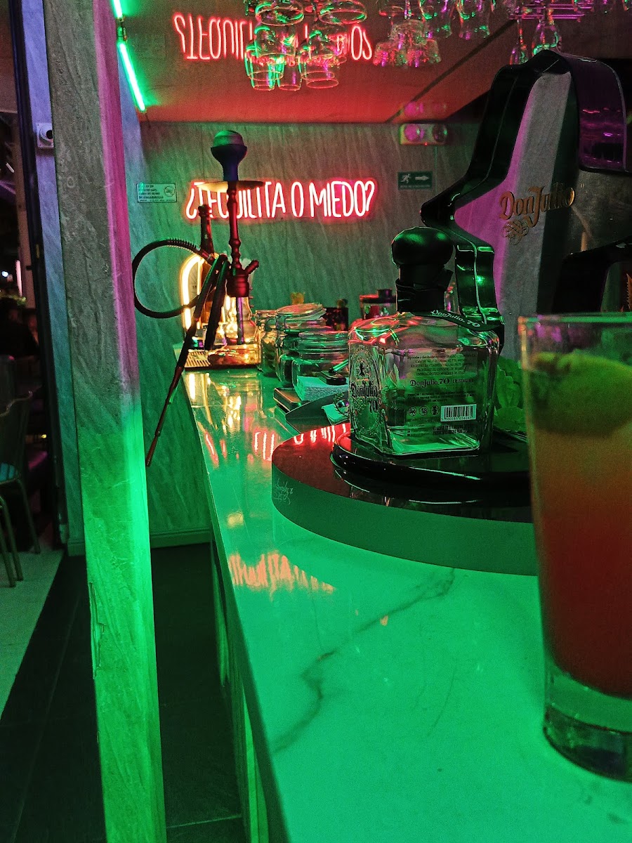 DEEP 9 / HOOKAH / DISCOTECA / BAR / RESTAURANT / CÓCTELES / DRINK / EL POBLADO /
