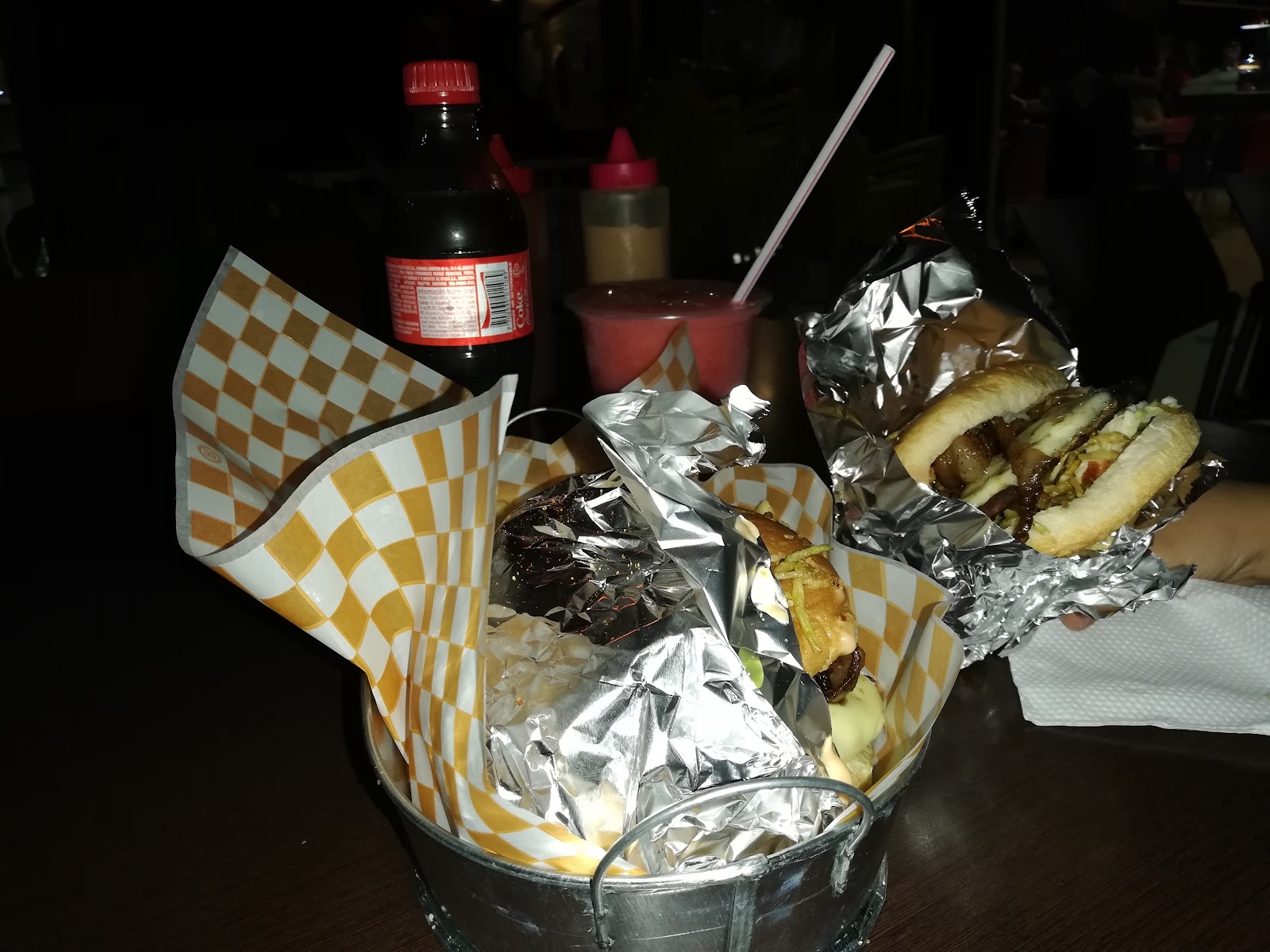 La raza burger & grill