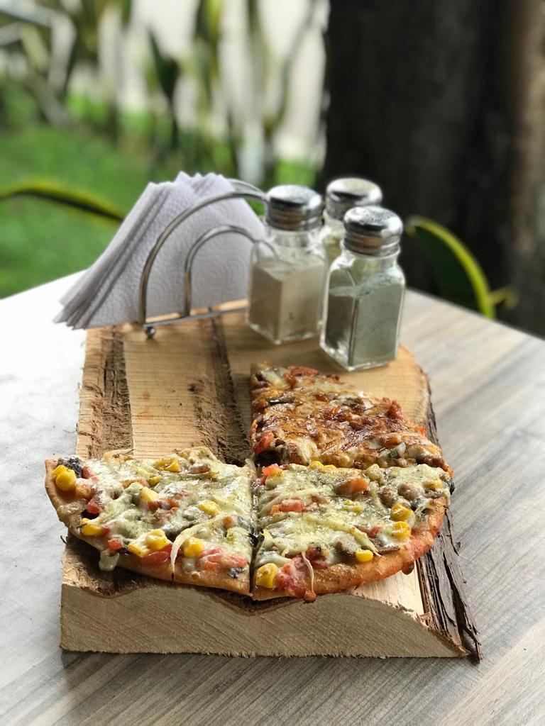 Pinos Pizza