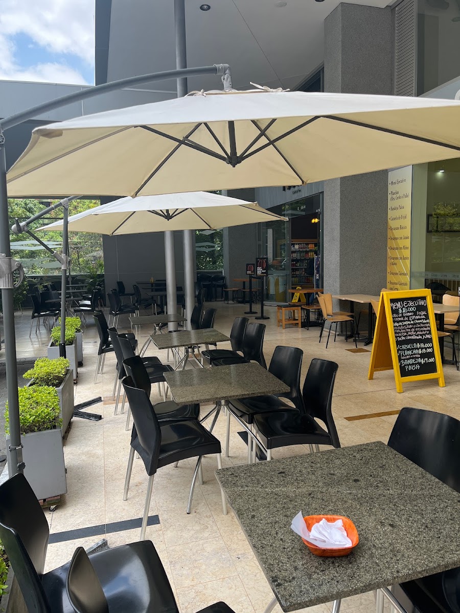 Citrino Mesa y Café