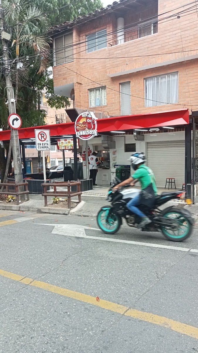 Los Perritos | Perros Calientes y Hamburguesas Sede Envigado La Paz