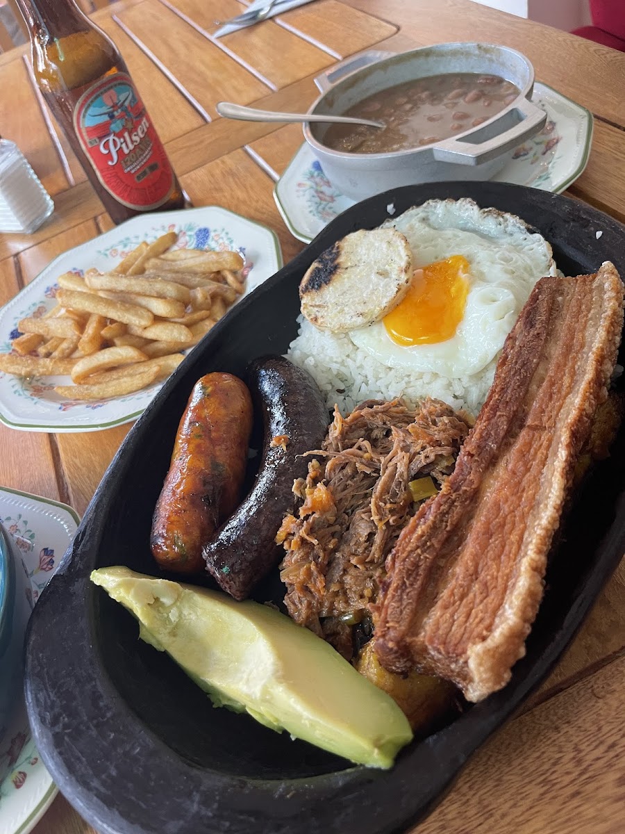 RESTAURANTE Y CANTINA LOS MONTAÑEROS