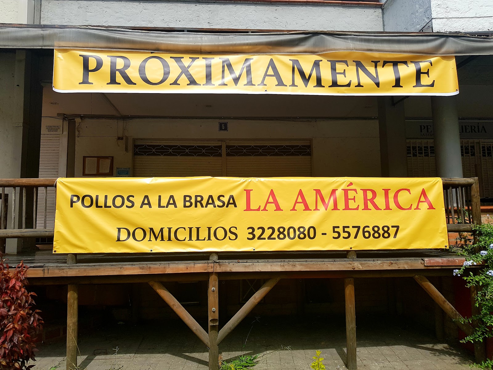 Pollos a la brasa La America