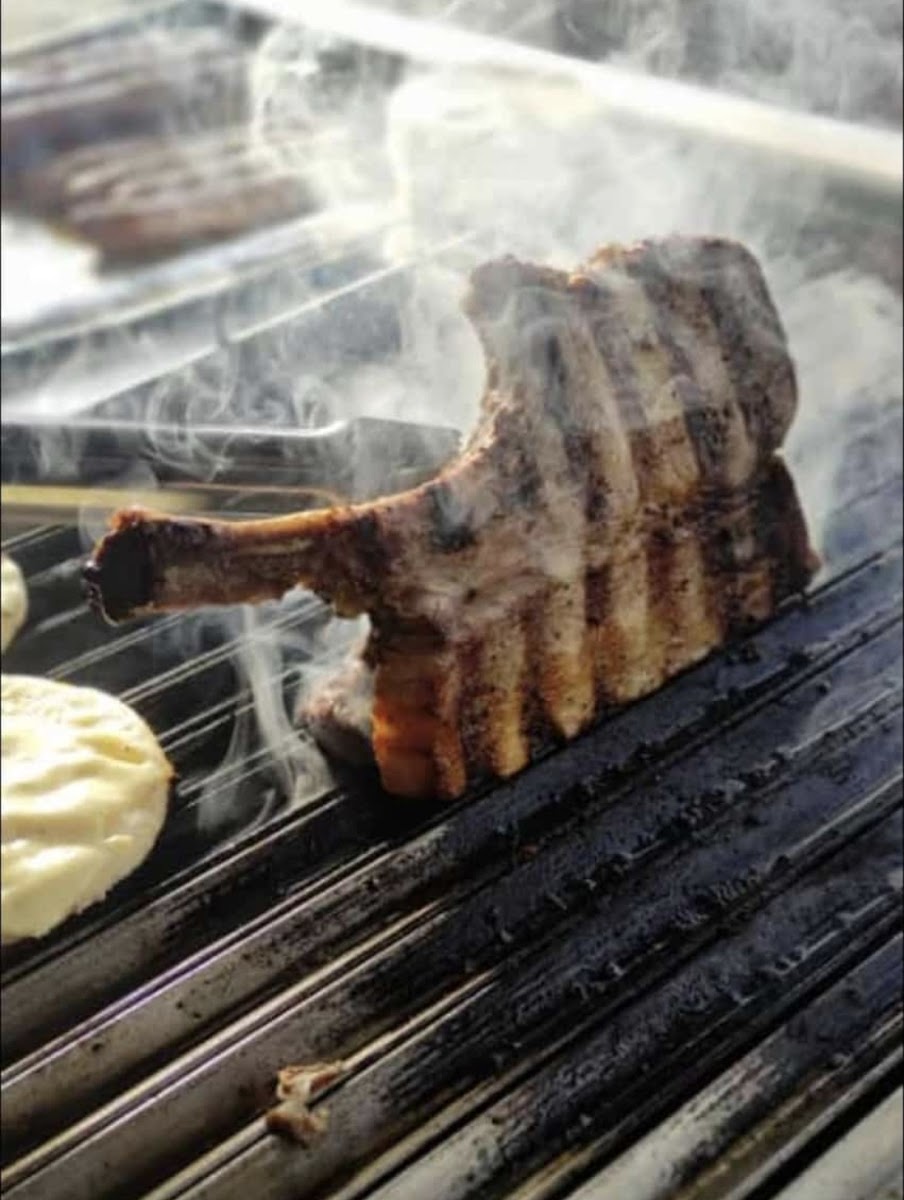 ZHOTO PARRILLA