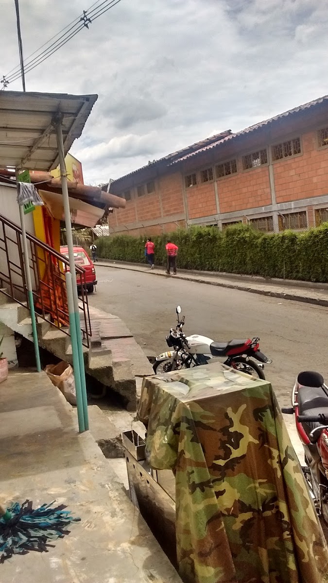 Pollos Asados La Plazoleta